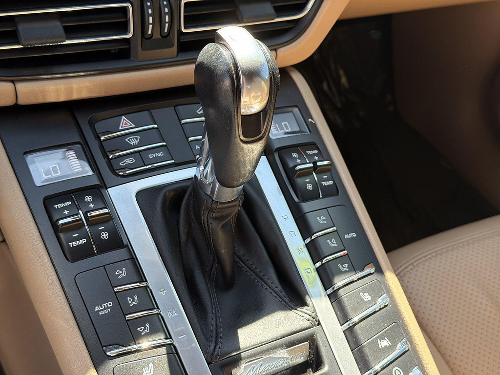 Used 2020 Porsche Macan AWD/4WD image 15