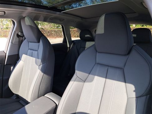 New 2025 Audi Q5 Premium Plus image 17