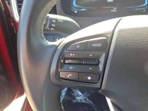 Used 2024 Hyundai Venue SEL image 7