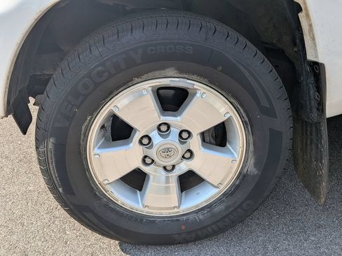 Used 2012 Toyota Tacoma 4x4 Double Cab w/ TRD Sport Pkg image 5