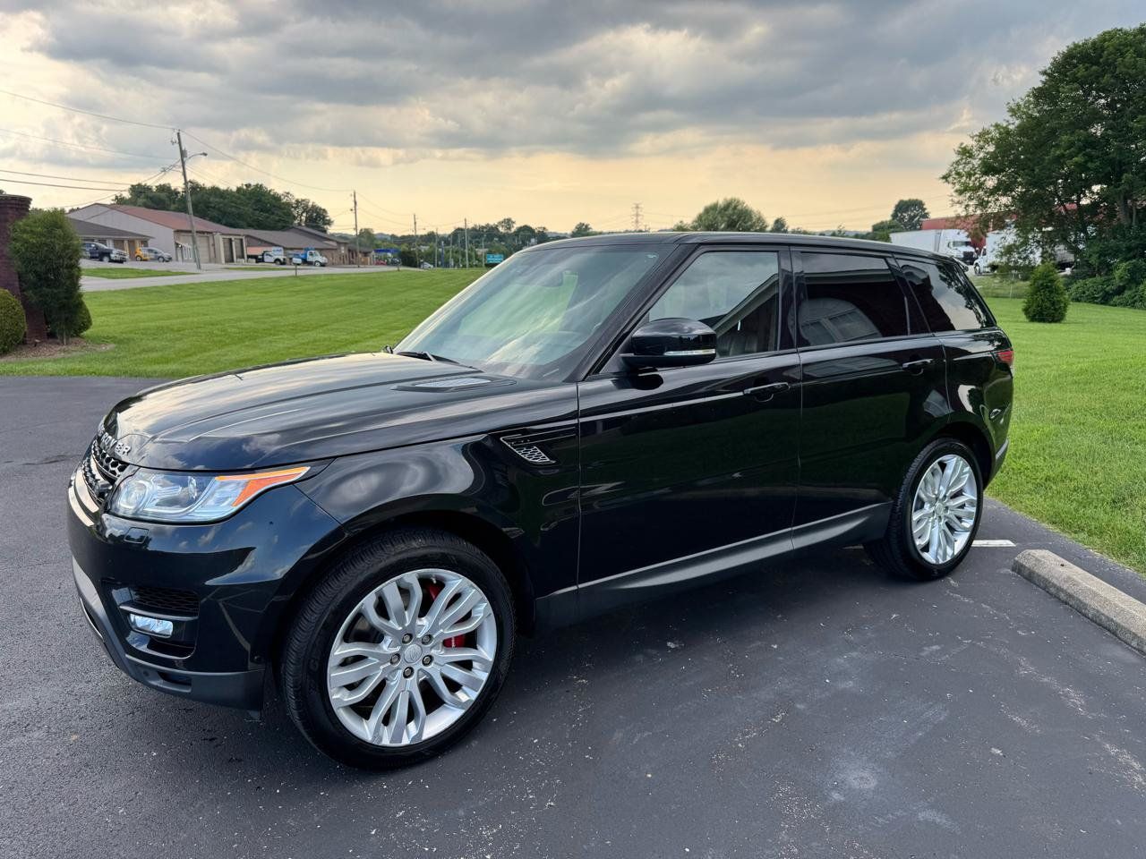 Used 2015 Land Rover Range Rover Sport Supercharged AWD/4WD image 3