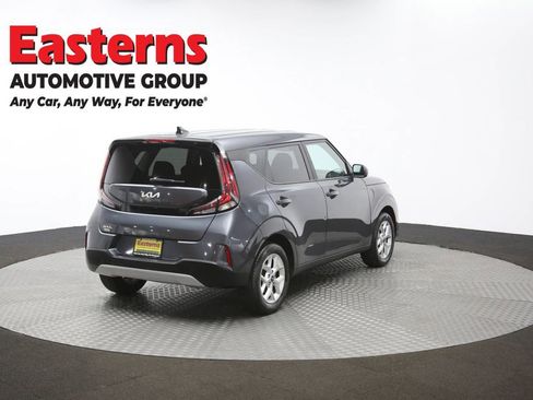 Used 2023 Kia Soul LX w/ LX Technology Package image 40
