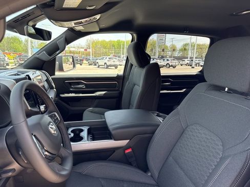 New 2026 RAM 1500 4x4 Crew Cab image 38