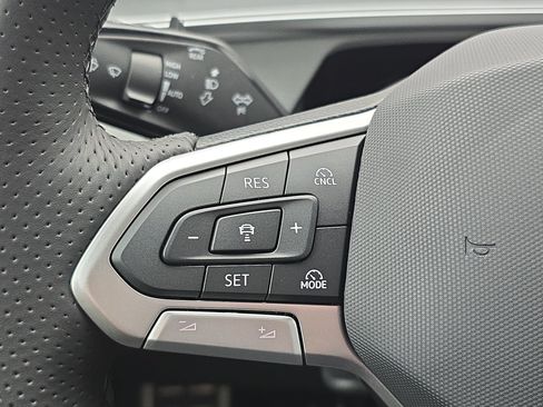 New 2026 Volkswagen Tiguan SE R-Line AWD/4WD image 17