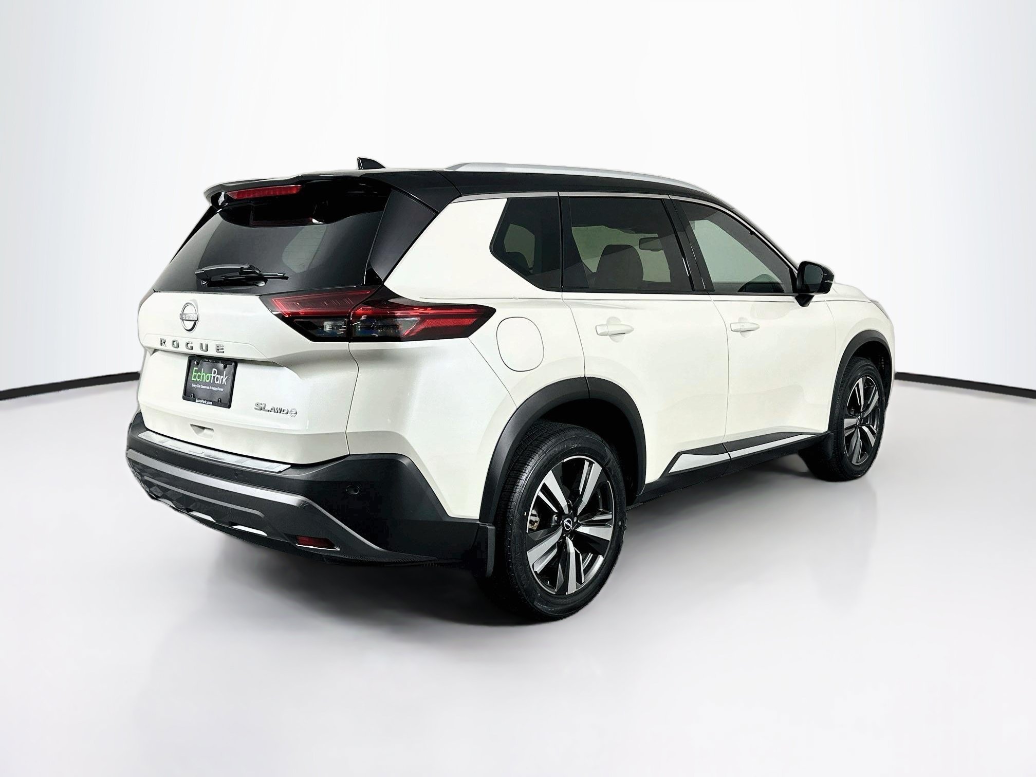 Used 2023 Nissan Rogue SL AWD/4WD image 9