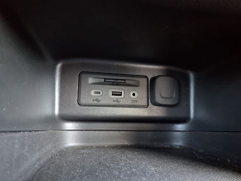 Used 2022 Chevrolet Equinox RS w/ RS Leather Package FWD image 10
