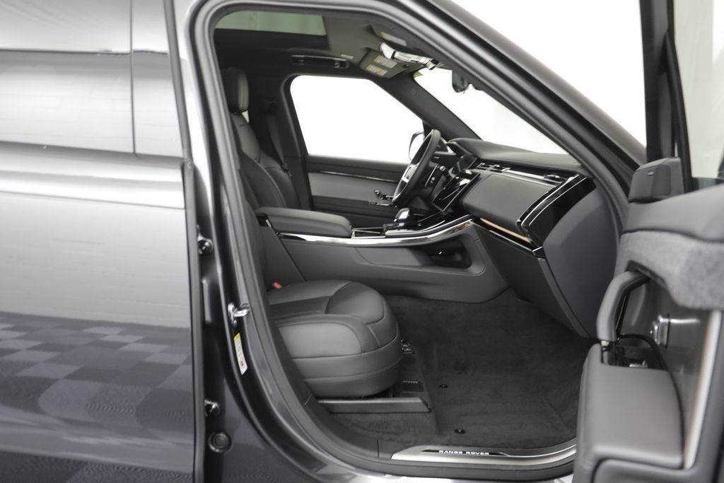 New 2026 Land Rover Range Rover Sport SE AWD/4WD image 20