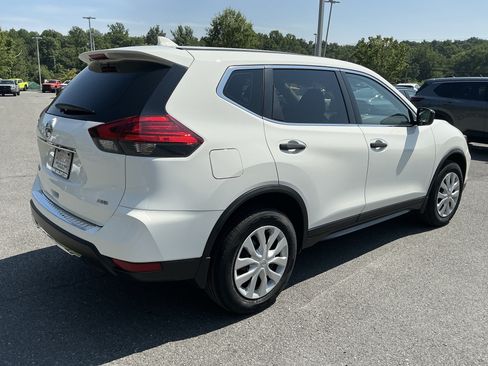 Used 2017 Nissan Rogue S AWD/4WD image 3
