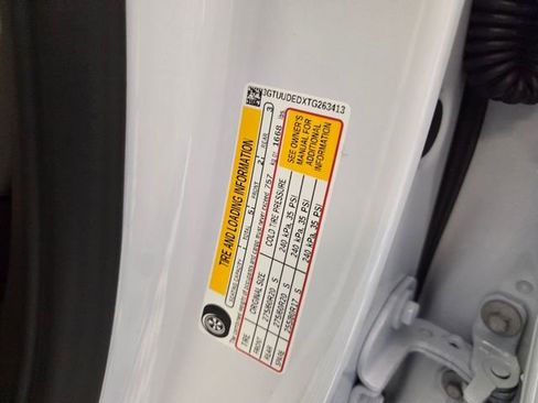 New 2026 GMC Sierra 1500 SLT w/ SLT Premium Package image 17