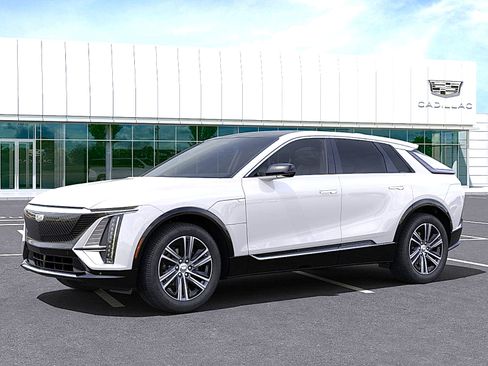 New 2025 Cadillac Lyriq Luxury image 2