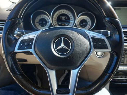 Used 2014 Mercedes-Benz E 550 4MATIC Sedan image 32