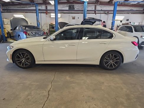 Used 2019 BMW 330i Sedan w/ Convenience Package RWD image 2