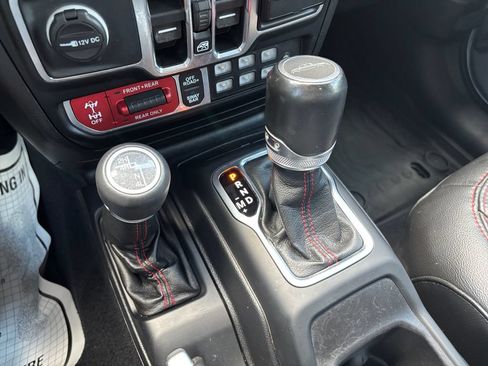 Used 2021 Jeep Gladiator Rubicon AWD/4WD image 28