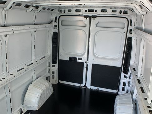 Used 2024 RAM ProMaster 2500 w/ Premium Convenience Group image 31