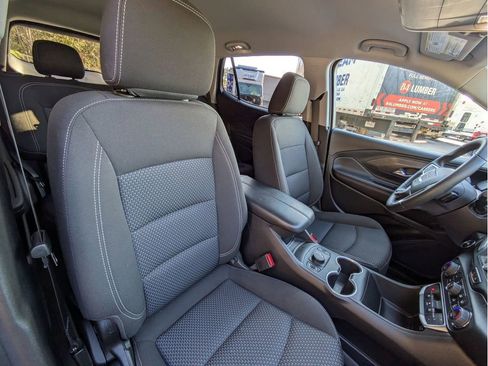 Used 2022 GMC Terrain SLE w/ Driver Convenience Package image 31