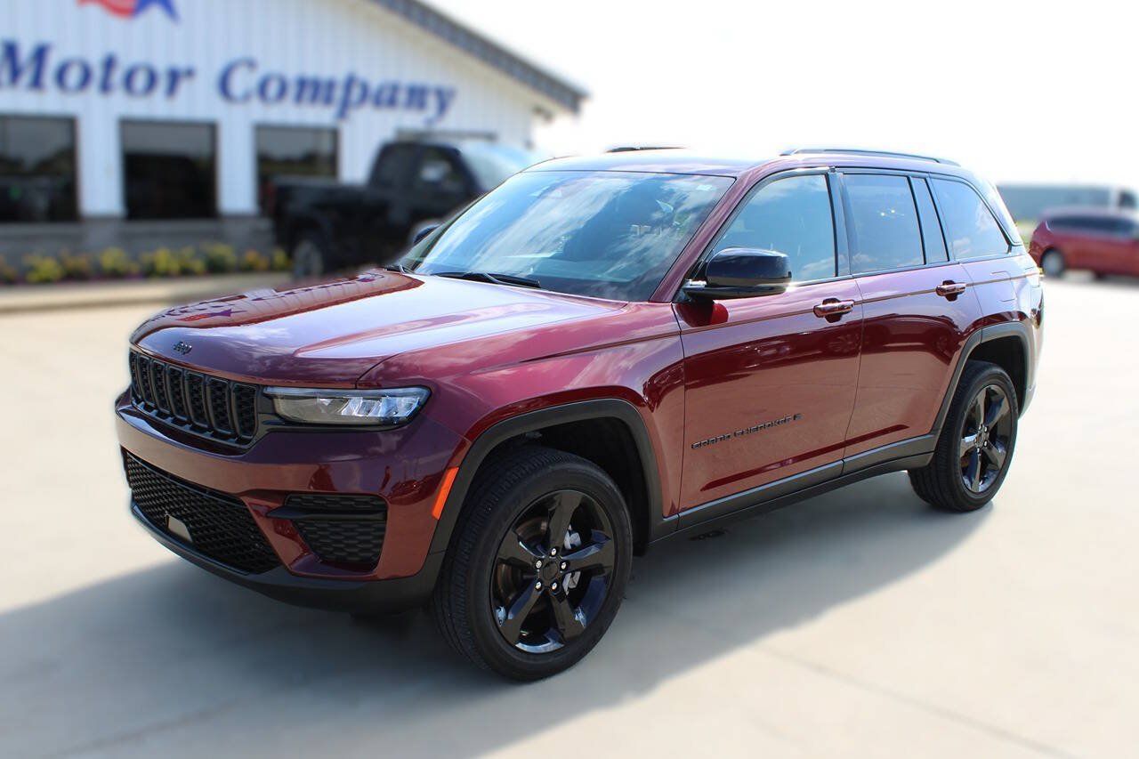 Used 2023 Jeep Grand Cherokee Altitude AWD/4WD image 1