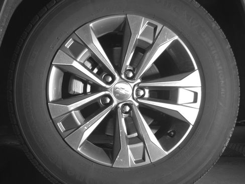 Used 2025 Chevrolet Equinox LT FWD image 12