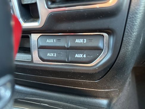 Used 2020 Jeep Gladiator Overland image 26