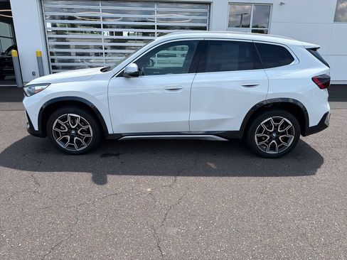 Used 2023 BMW X1 xDrive28i w/ Convenience Package AWD/4WD image 2