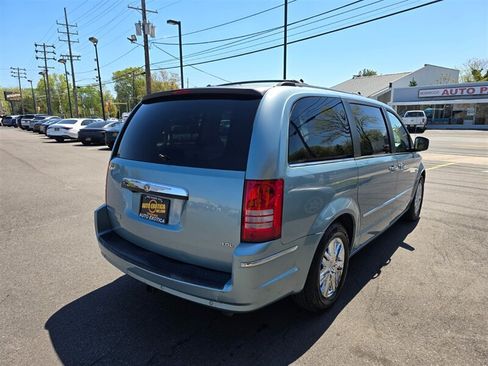Used 2008 Chrysler Town & Country Limited w/ Trailer Tow Group FWD image 31