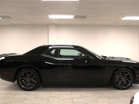 Used 2022 Dodge Challenger GT w/ Driver Convenience Group image 10
