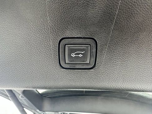 Certified 2023 Chevrolet Traverse RS w/ LPO, Floor Liner Package image 26