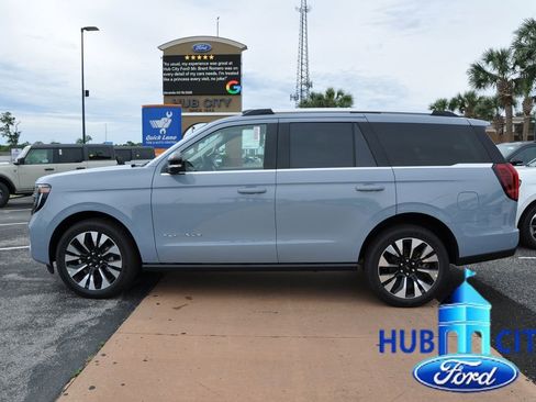 New 2026 Ford Expedition Platinum AWD/4WD image 2