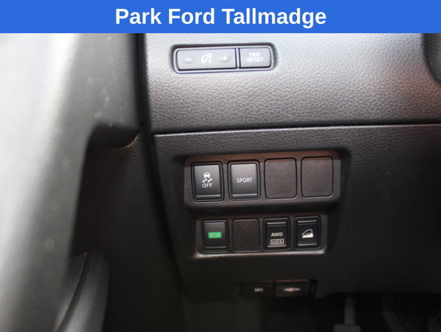 Used 2016 Nissan Rogue S AWD/4WD image 16