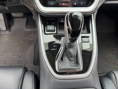 Used 2023 Subaru Outback Touring XT AWD/4WD image 31