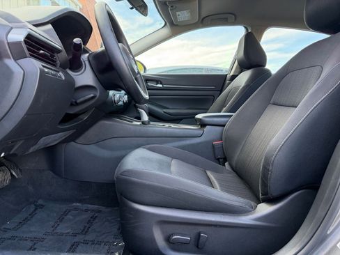 Used 2025 Nissan Altima 2.5 SV FWD image 27