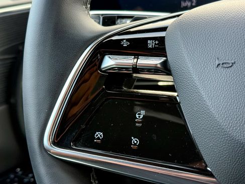 Certified 2024 Cadillac Lyriq Luxury AWD/4WD image 27