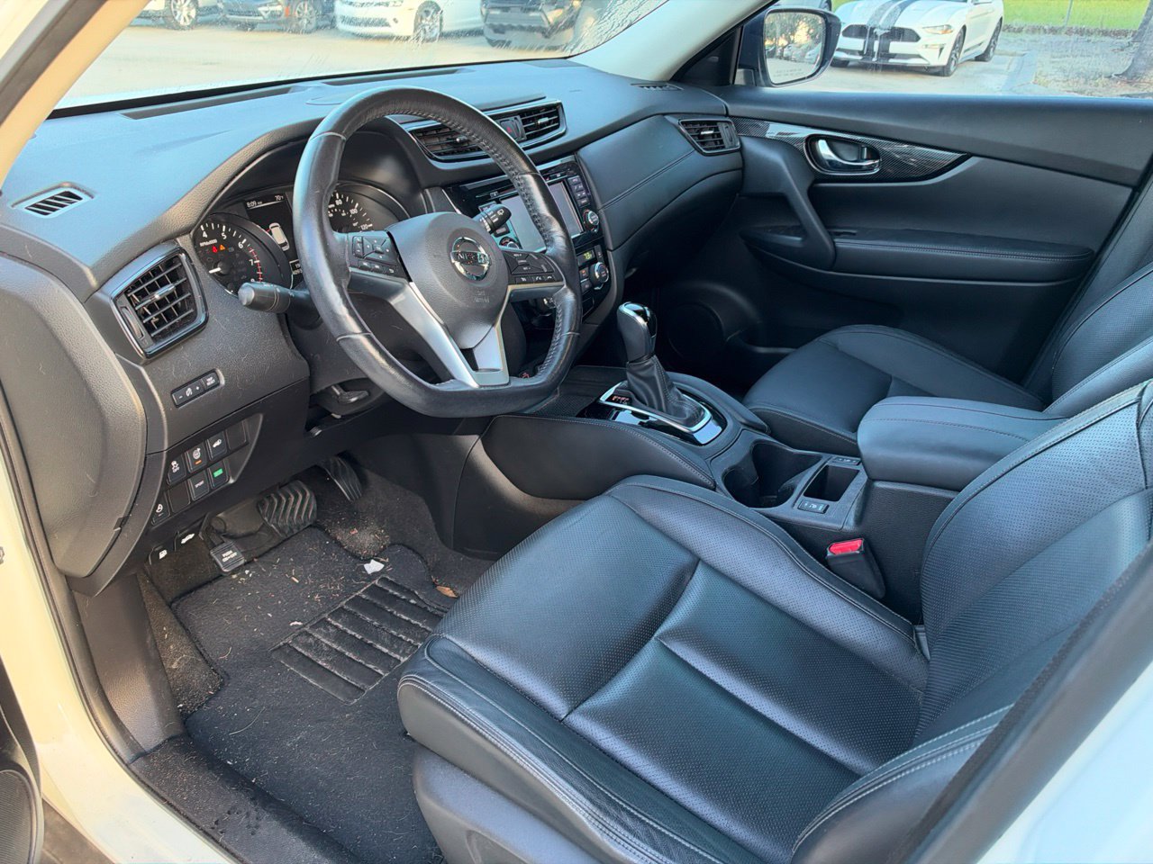 Used 2017 Nissan Rogue SL w/ SL Premium Package FWD image 8