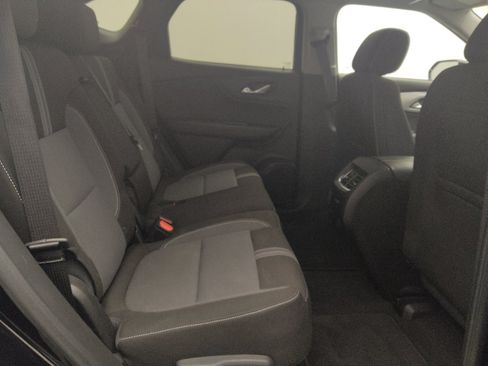 Used 2025 Chevrolet Blazer LT FWD image 19