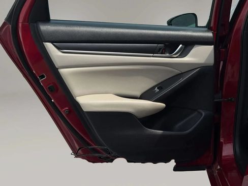 Used 2019 Honda Accord LX image 13