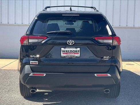 Used 2024 Toyota RAV4 XLE Premium w/ Weather Package image 5