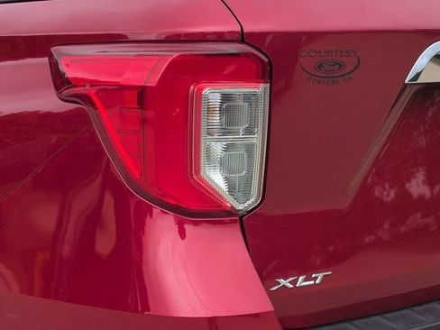 Used 2023 Ford Explorer XLT w/ Equipment Group 202A RWD image 12