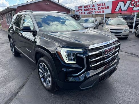 Used 2026 GMC Terrain Elevation w/ Elevation Premium Package FWD image 3