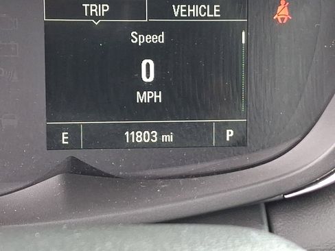 Certified 2022 Chevrolet Trax LT w/ LT Convenience Package image 20