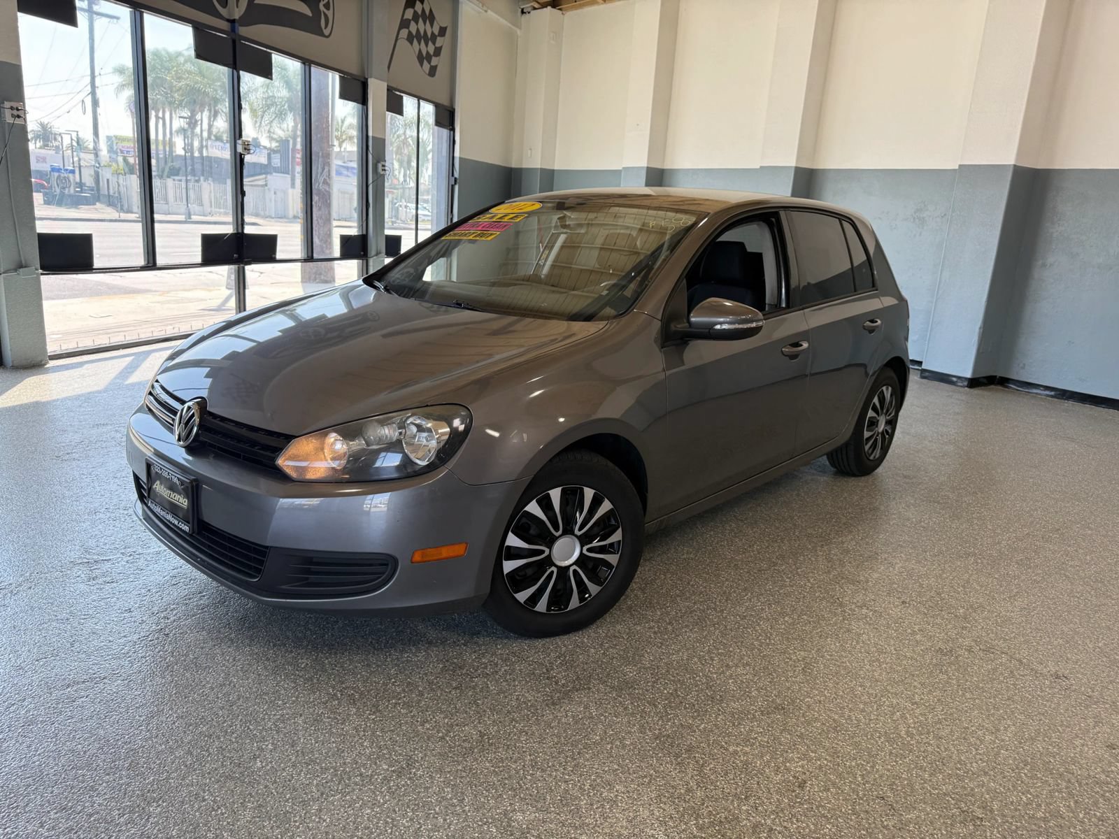 Used 2012 Volkswagen Golf 4-Door FWD image 3