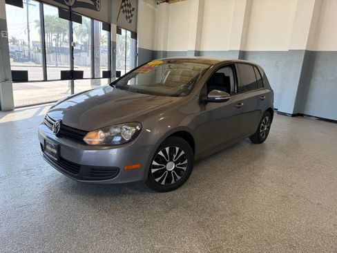 Used 2012 Volkswagen Golf 4-Door FWD image 3