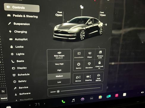 Used 2021 Tesla Model S Plaid image 28