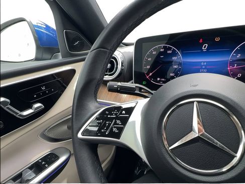 Used 2025 Mercedes-Benz C 300 Sedan image 41
