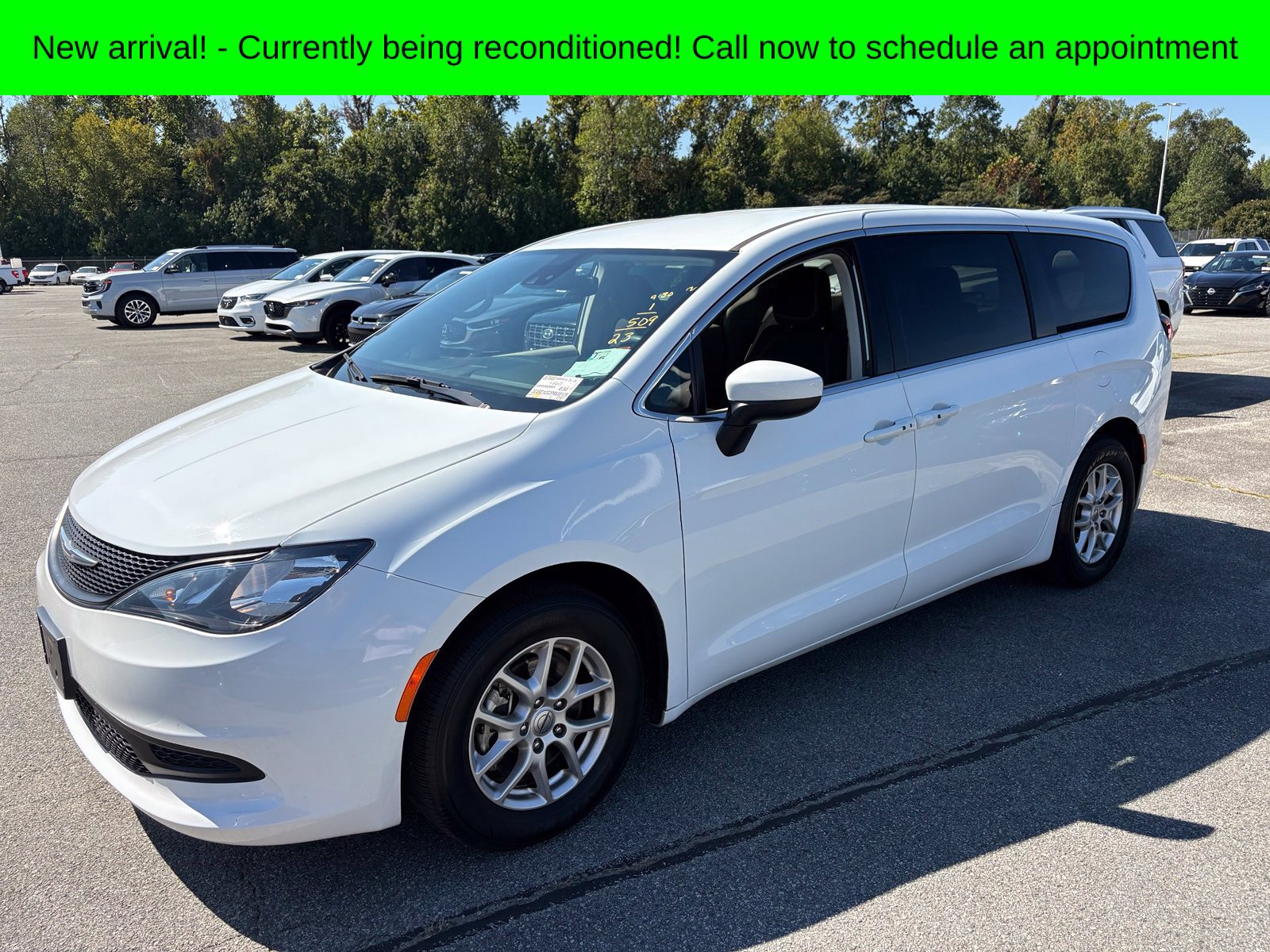 Used 2023 Chrysler Voyager LX FWD image 11