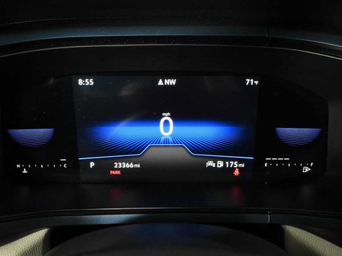 Certified 2022 Volkswagen Taos SE FWD image 23
