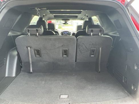 Used 2023 Chevrolet Traverse Premier image 38