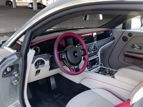 Used 2024 Rolls-Royce Spectre w/ Spectre Launch Package AWD/4WD image 2