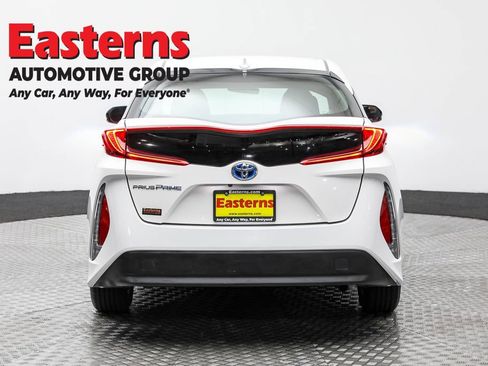 Used 2018 Toyota Prius Prime Plus image 11