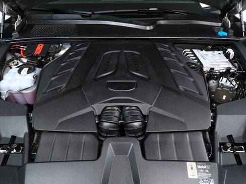 Certified 2025 Porsche Cayenne GTS image 36