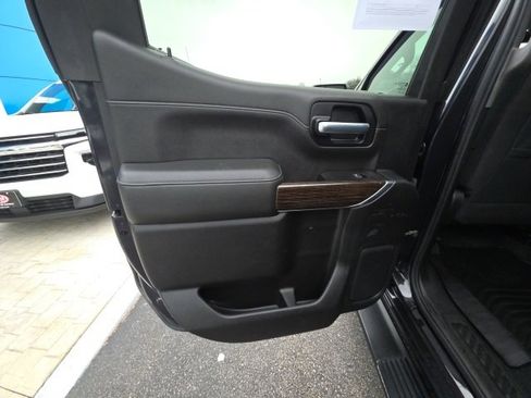 Used 2020 GMC Sierra 1500 SLE w/ SLE Value Package image 23