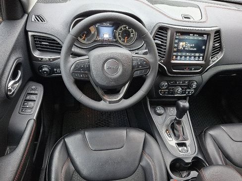 Used 2022 Jeep Cherokee Trailhawk AWD/4WD image 12